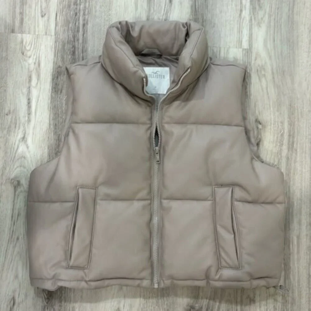 Hollister vegan leather cropped vest size medium